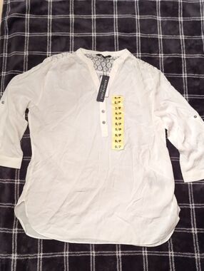 Kenneth Cole White Lace Yoke Tunic Blouse